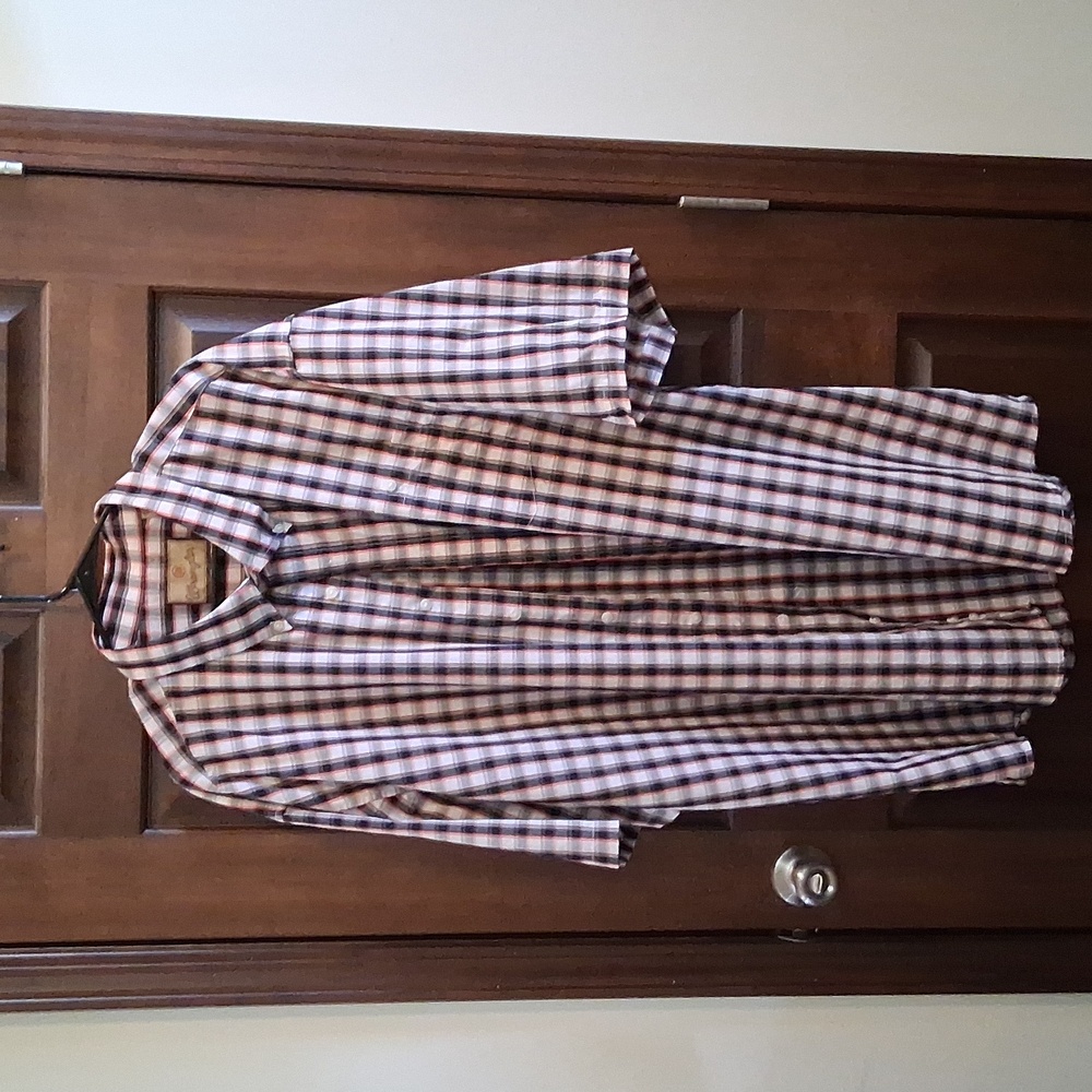 Wrangler Men's Brown and White Plaid Button Down Shirt